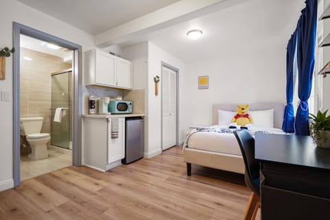 Toilet, Photo of the whole room, Bedroom, minibar