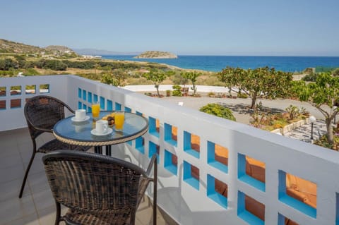 Patio, Day, Natural landscape, View (from property/room), Balcony/Terrace, Seating area, Mountain view, Sea view
