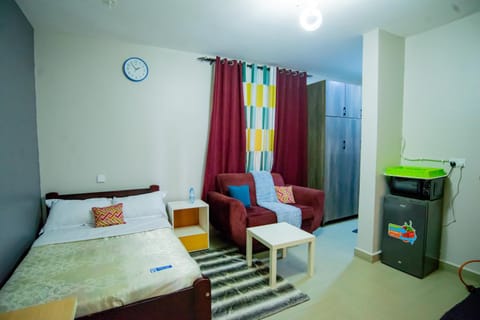 Bed, View (from property/room), Living room, Photo of the whole room, Seating area, Bedroom