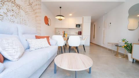 TV and multimedia, Kitchen or kitchenette, Living room, Seating area, air conditioner
