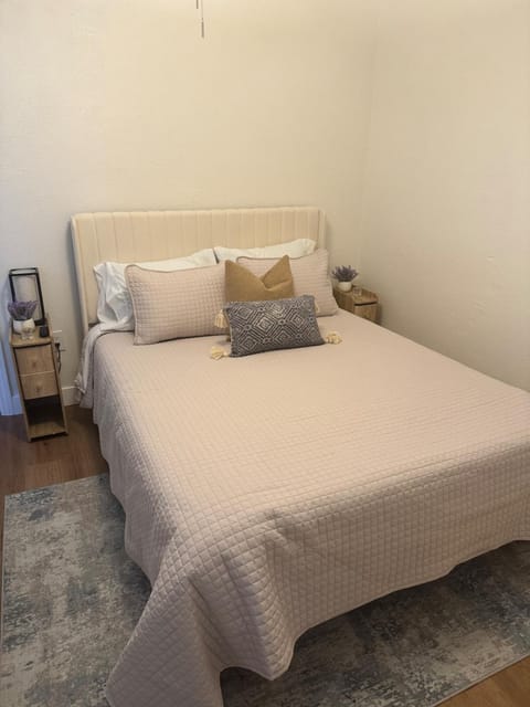 Chic East LA Retreat House in Monterey Park