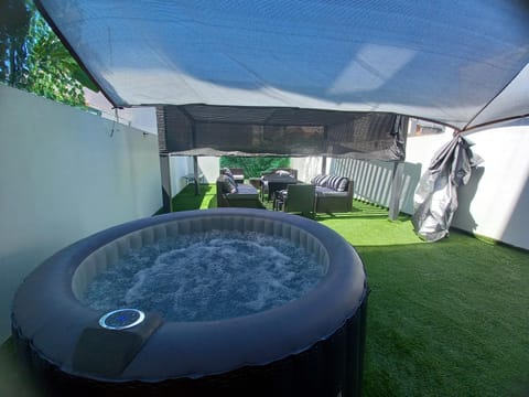 Hot Tub, Balcony/Terrace