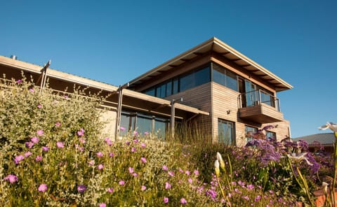 Property building, Spring, Garden view