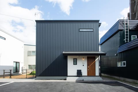 Property building, Day