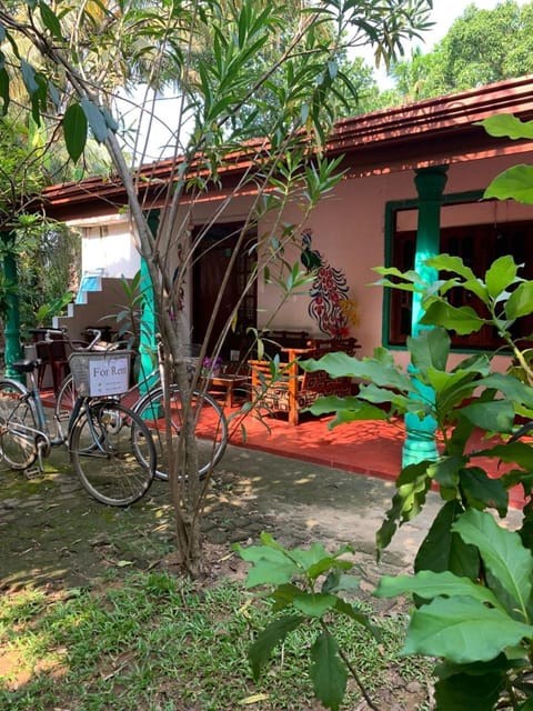 Property building, Breakfast