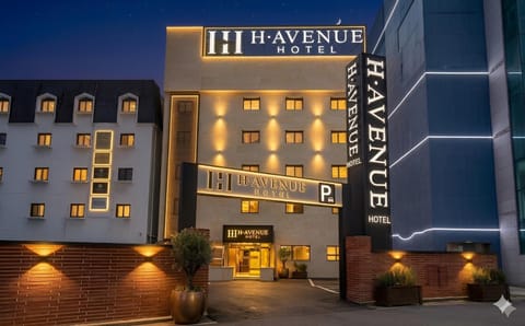 Property building, Night, Location
