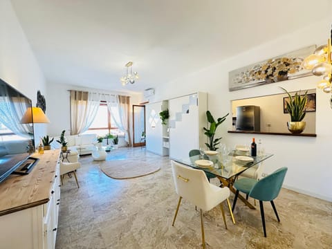 Living room, Dining area, Bedroom