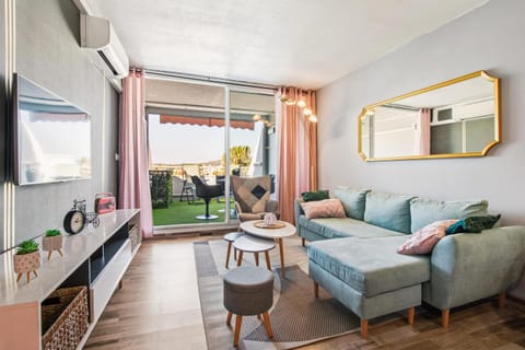 Patio, Communal lounge/ TV room, Seating area