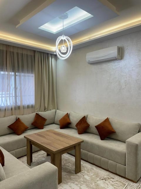 Living room, Seating area, air conditioner