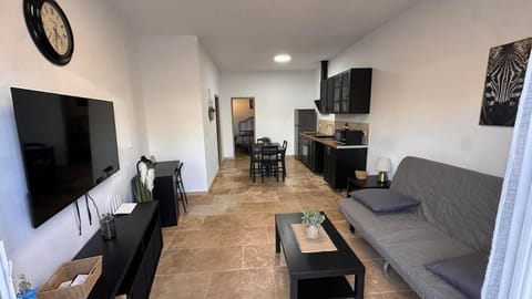 Communal lounge/ TV room, Kitchen or kitchenette, Dining area