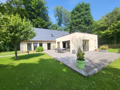 Property building, Balcony/Terrace, Garden view