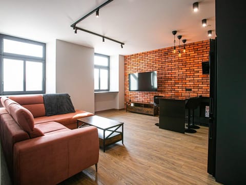 TV and multimedia, Living room, Seating area, Evening entertainment