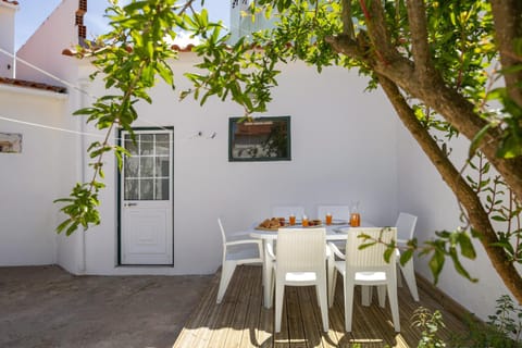 Patio, Dining area