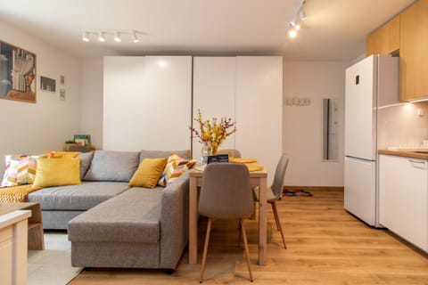 Photo of the whole room, Seating area, wardrobe