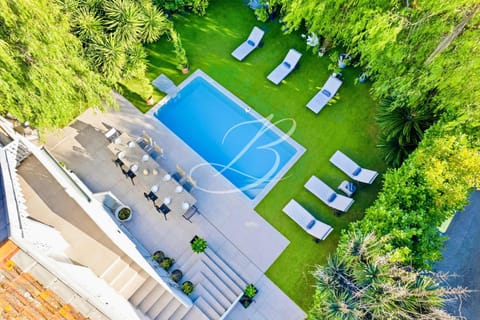 Natural landscape, Garden, Dining area, Garden view, Pool view, Swimming pool, sunbed