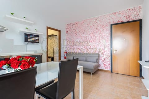 TV and multimedia, Kitchen or kitchenette, Living room, Seating area, Dining area