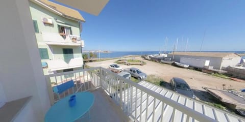 Natural landscape, Balcony/Terrace, Sea view
