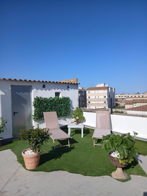 Patio, Balcony/Terrace, sunbed