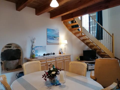 Gîte Atypique Dans Une Chapelle House in Finistere