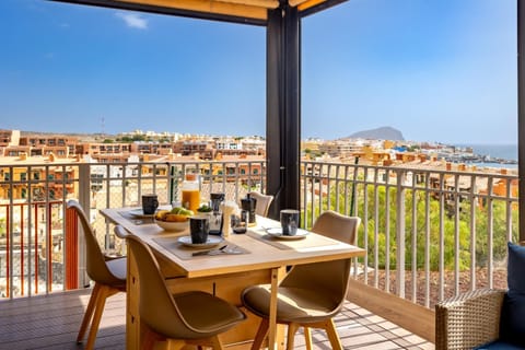 Balcony/Terrace, Beach, Mountain view, Sea view
