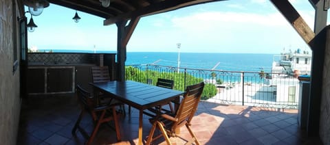 BBQ facilities, Balcony/Terrace, Sea view