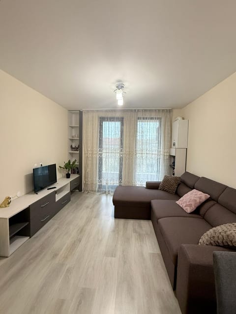 Communal lounge/ TV room, TV and multimedia, Living room, Seating area
