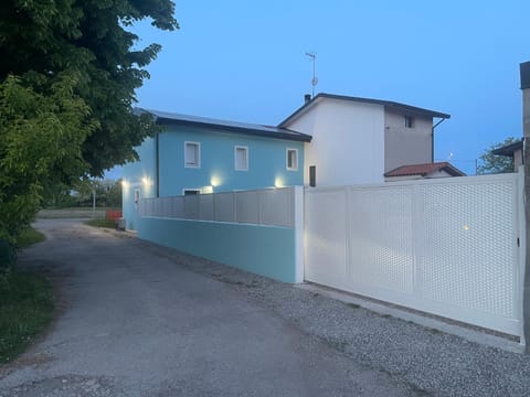 Property building, Day, Street view