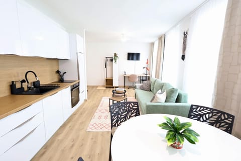 Living room, Dining area, kitchen