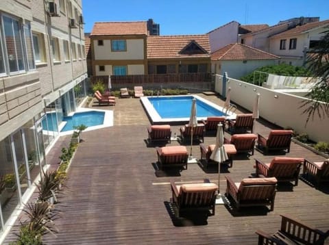 Property building, Patio, Day, Pool view, Swimming pool, sunbed
