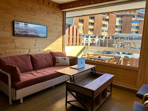 Communal lounge/ TV room, View (from property/room), Living room
