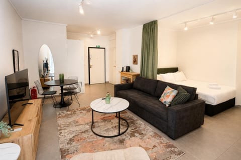 Living room, Photo of the whole room