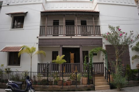 Property building, Facade/entrance