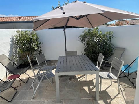 Patio, Garden, Balcony/Terrace, Dining area, sunbed