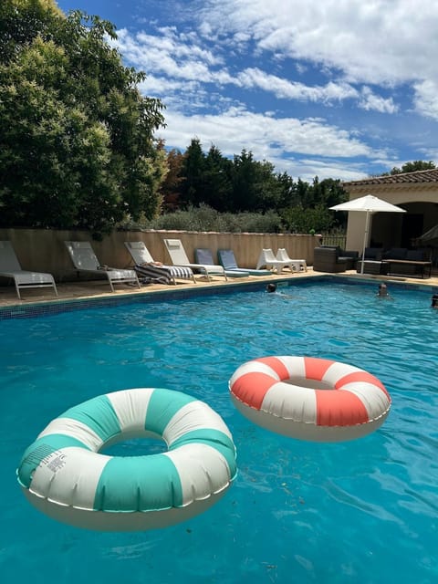 Day, Swimming pool, sunbed