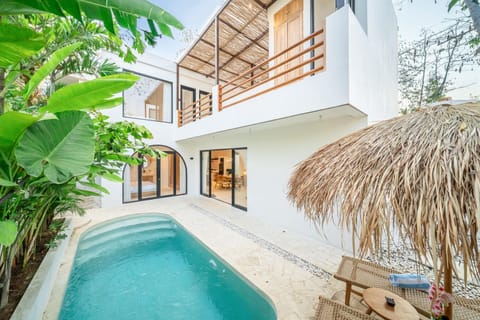 Property building, Pool view, Swimming pool