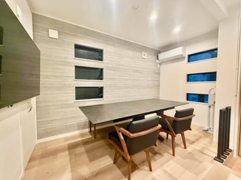 TV and multimedia, Living room, Dining area