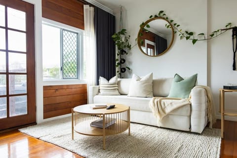 Bed, Living room