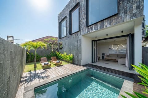 Property building, Patio, Swimming pool, sunbed
