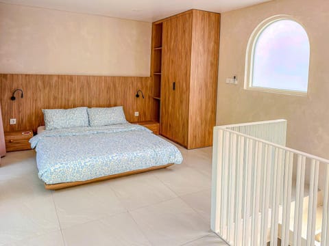 Bed, Photo of the whole room, Bedroom, internet, wardrobe