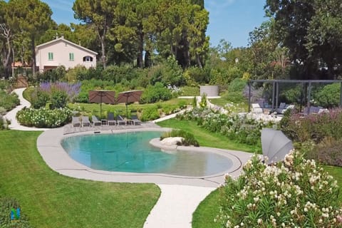 Property building, Garden, Garden view, Pool view, Swimming pool