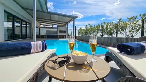 Swimming pool, sunbed
