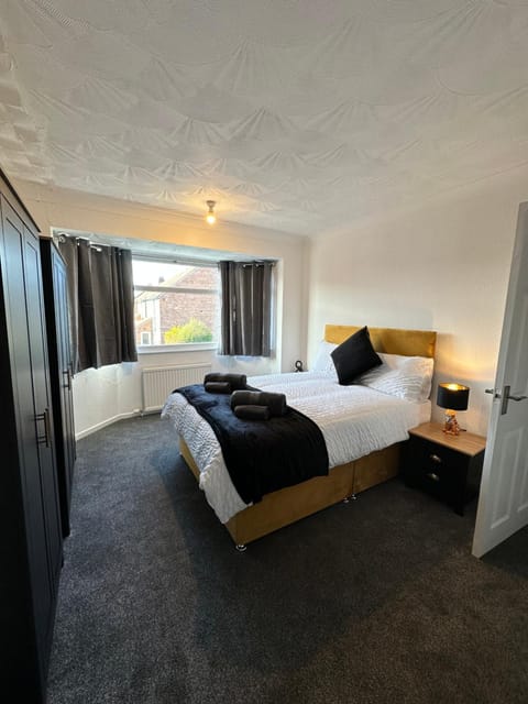 Bed, Photo of the whole room, Bedroom, heating, internet, towels