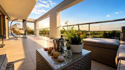 Balcony/Terrace, Balcony/Terrace