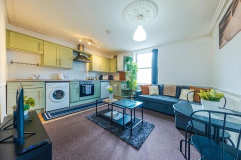 Kitchen or kitchenette, Living room