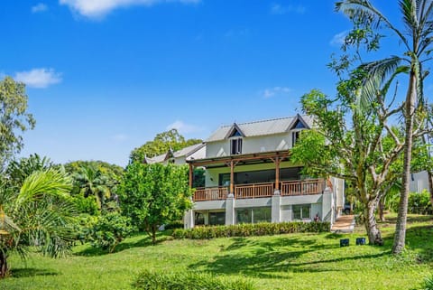 Property building, Natural landscape, Garden