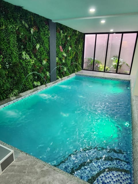 Swimming pool, Swimming pool
