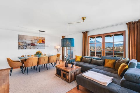 Natural landscape, Living room, Seating area, Dining area, Mountain view