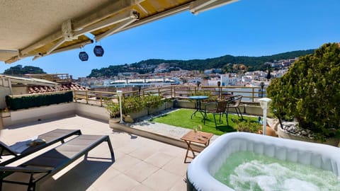 Balcony/Terrace, City view
