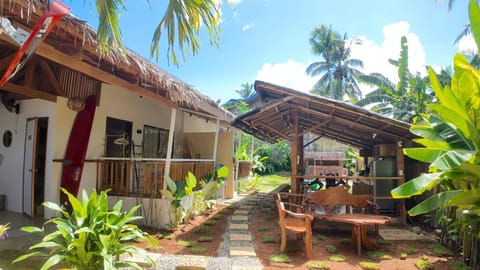 Property building, Garden, Area and facilities