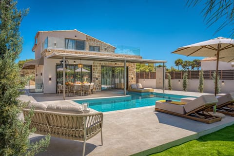 Property building, Pool view, Swimming pool, sunbed